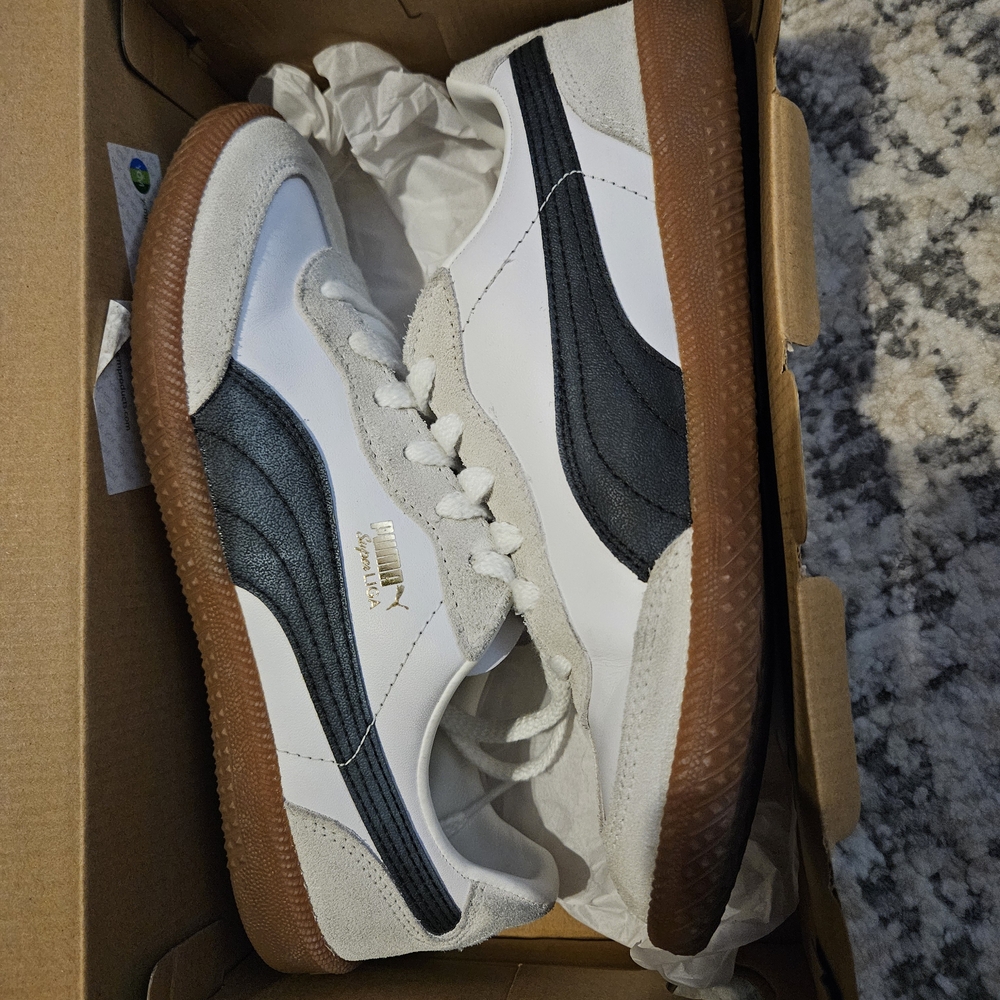 Puma White and Black Sneakers Classic Design